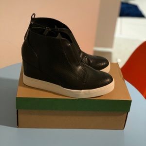 Black Mia Wedge, Brand New, Never Worn, Leather